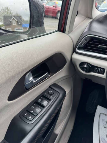 2017 Chrysler Pacifica Touring-L