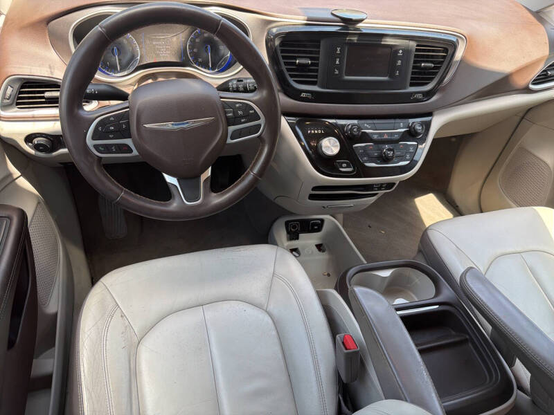 2017 Chrysler Pacifica Touring-L