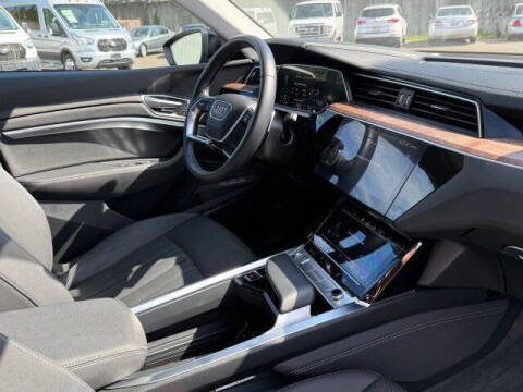 2019 Audi e-tron quattro Premium Plus