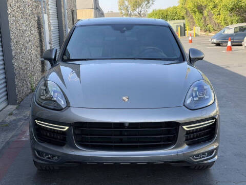 2017 Porsche Cayenne GTS