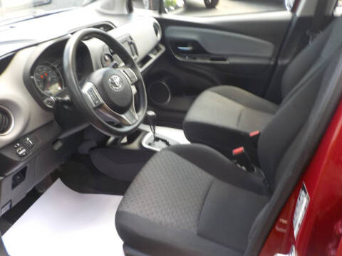 2017 Toyota Yaris 5-Door LE