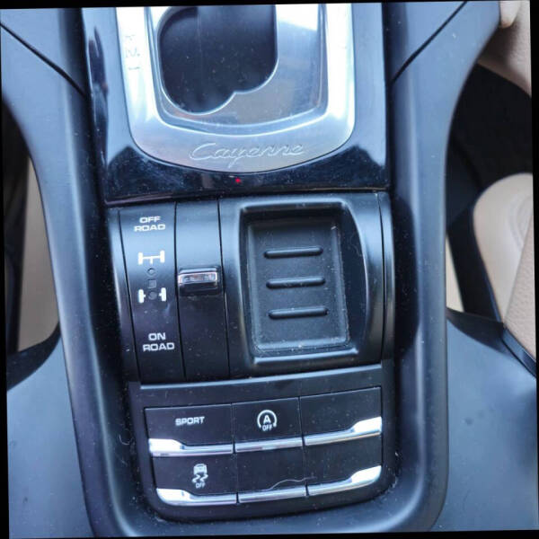 2018 Porsche Cayenne Platinum Edition