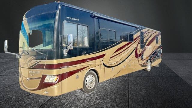 2013 Freightliner XCM Chassis