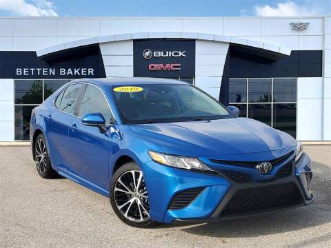 2019 Toyota Camry for sale at Betten Baker Preowned Center in Twin Lake MI