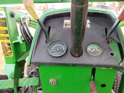 John Deere 955 Tractor with Bucket & Back Blade