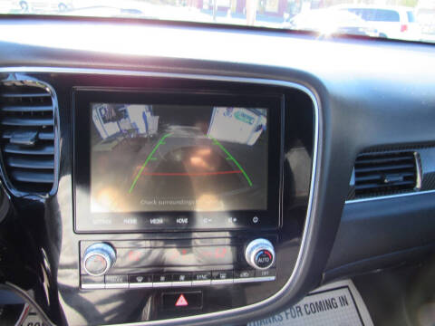 2020 Mitsubishi Outlander LE