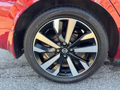 2021 Nissan Versa SR