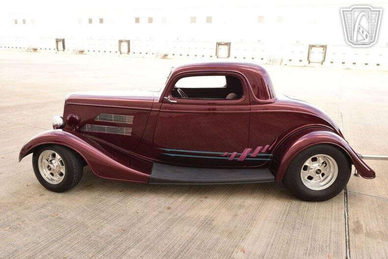 1933 Ford Model 18