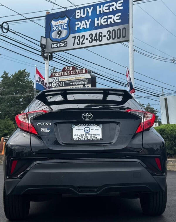 2022 Toyota C-HR XLE