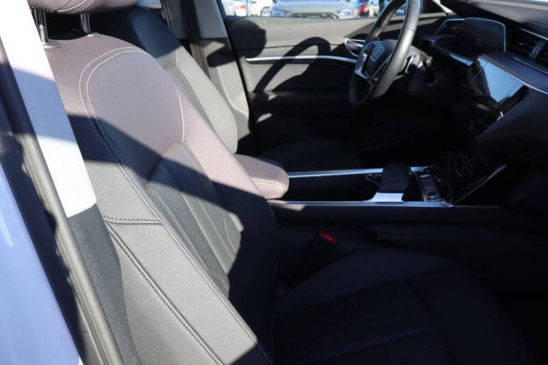 2024 Audi Q8 e-tron quattro Premium Plus