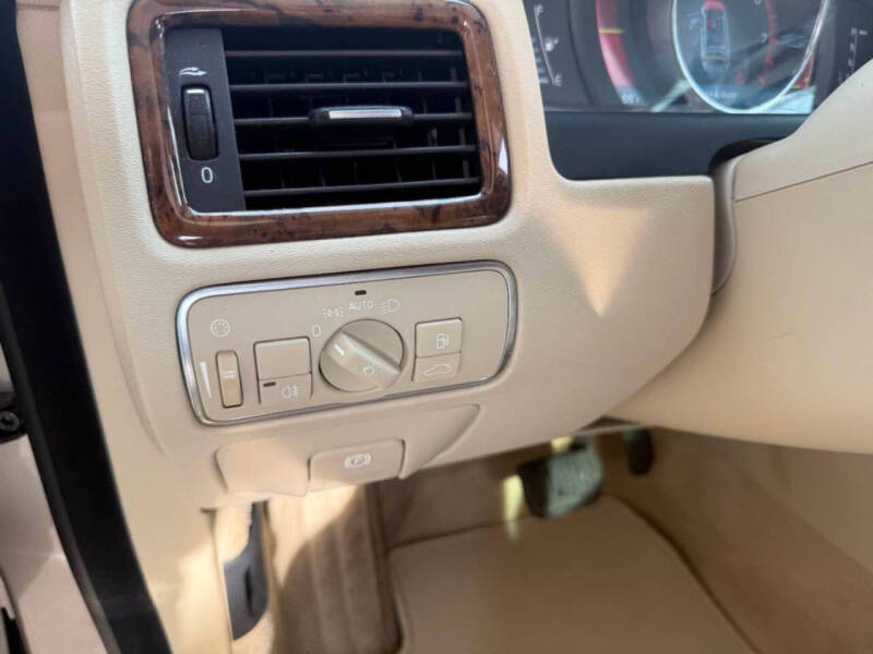 2016 Volvo XC70 T5 Drive-E Platinum