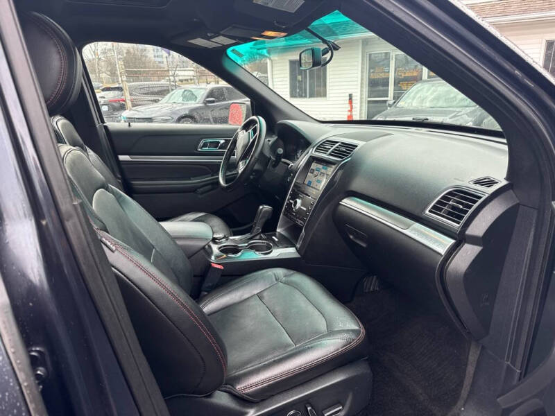 2017 Ford Explorer Sport