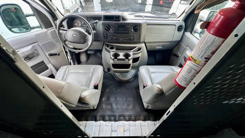 2011 Ford E-Series E-350 SD