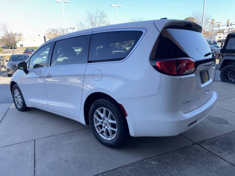 2021 Chrysler Voyager LX