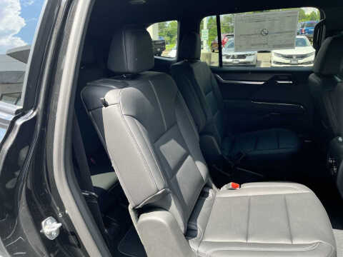 2025 GMC Acadia Elevation