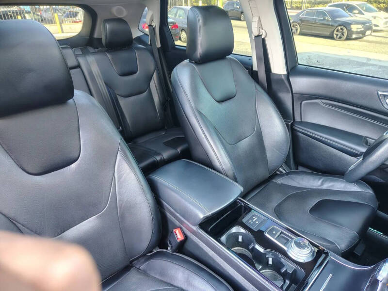 2020 Ford Edge Titanium - Photo 17