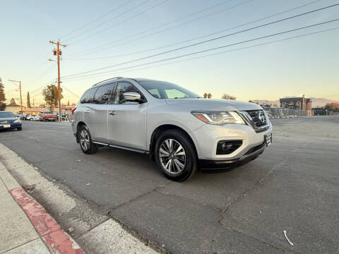 2018 Nissan Pathfinder SV