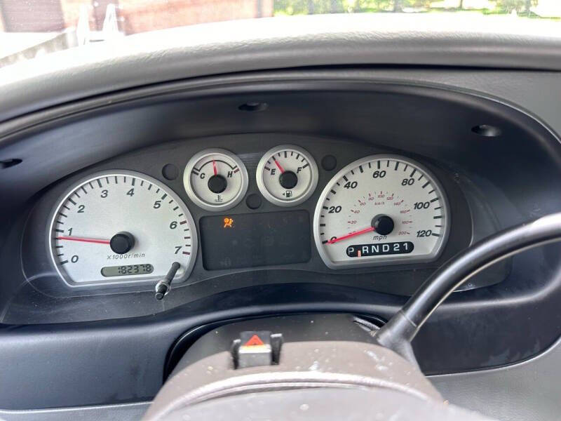 2004 Mazda B-Series B3000 SE