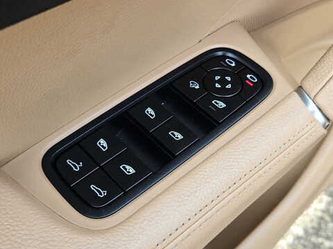 2023 Porsche Cayenne Platinum Edition