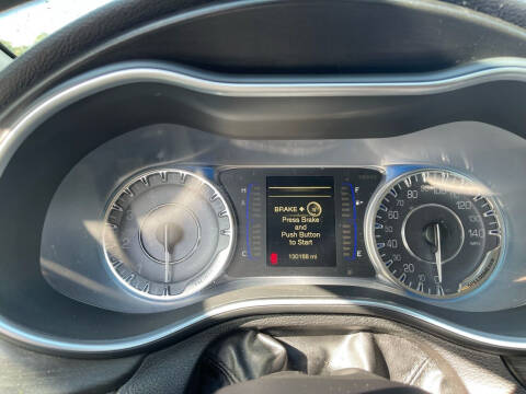 2017 Chrysler 200 LX