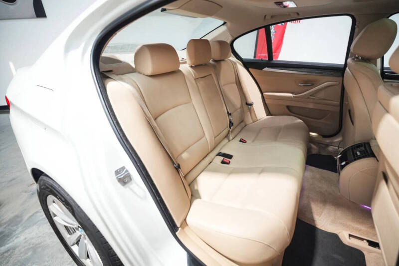 2015 BMW 5 Series 528i