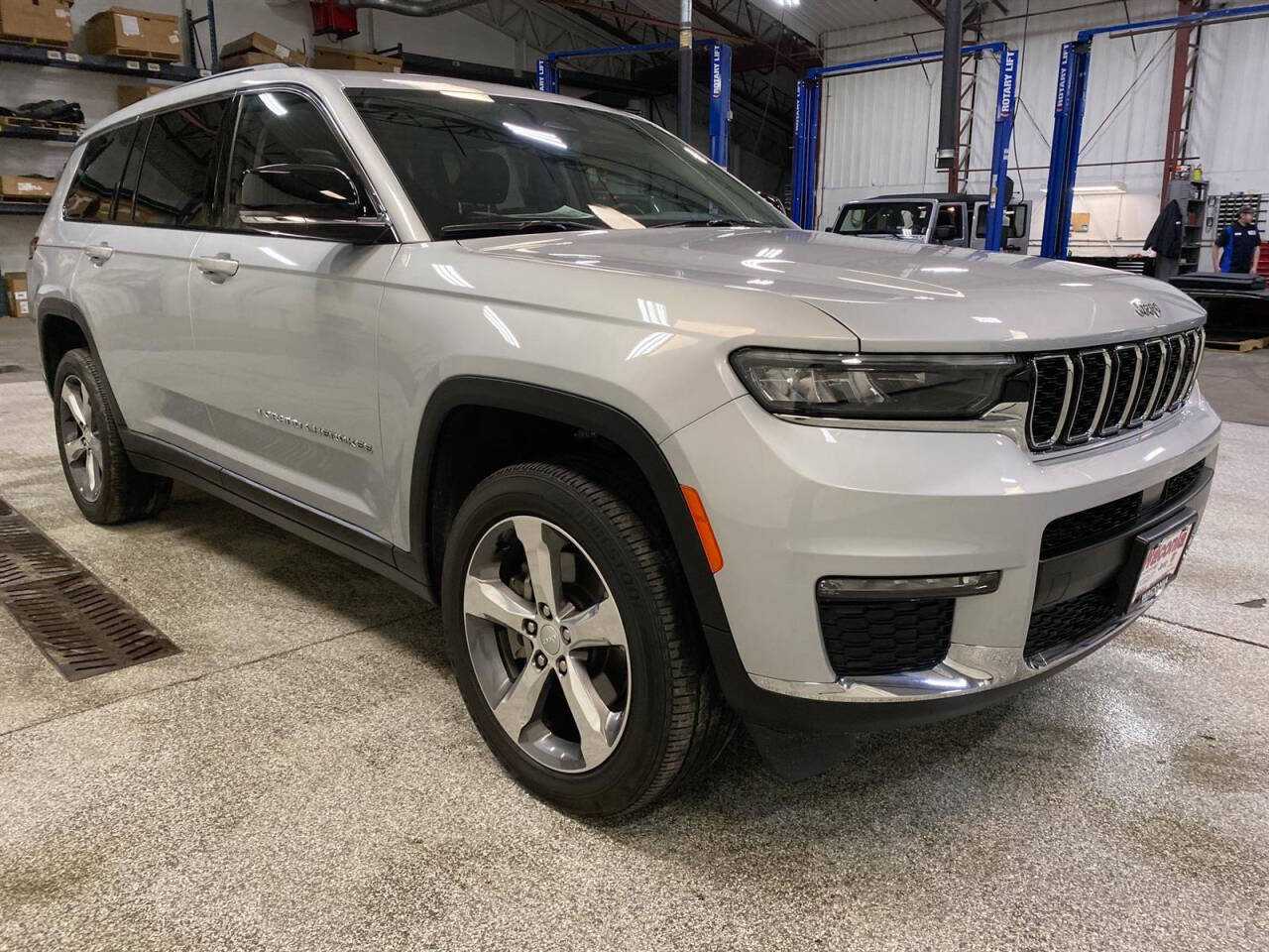 2022 Jeep Grand Cherokee L for sale at Victoria Auto Sales in Victoria, MN