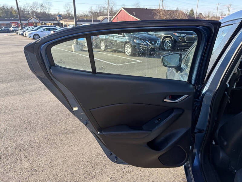 2017 Mazda MAZDA3 Touring