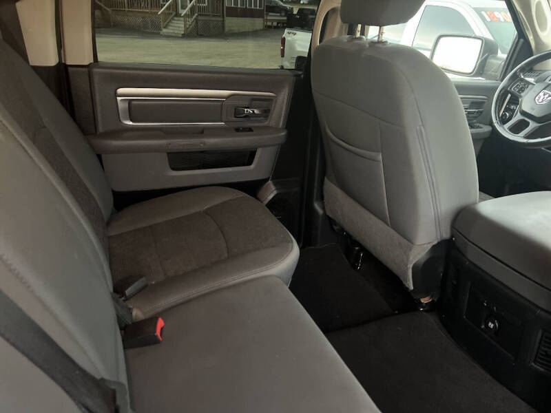 2017 RAM 1500 SLT