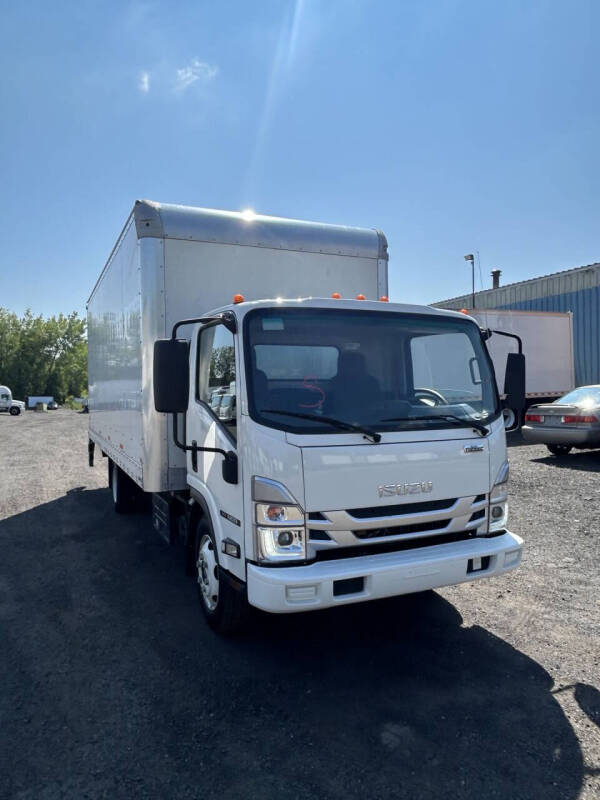 2023 Isuzu NRR