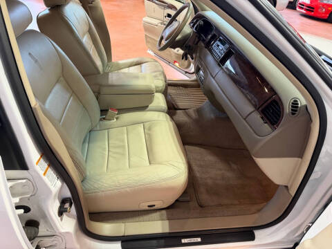 2002 Lincoln Town Car Executive