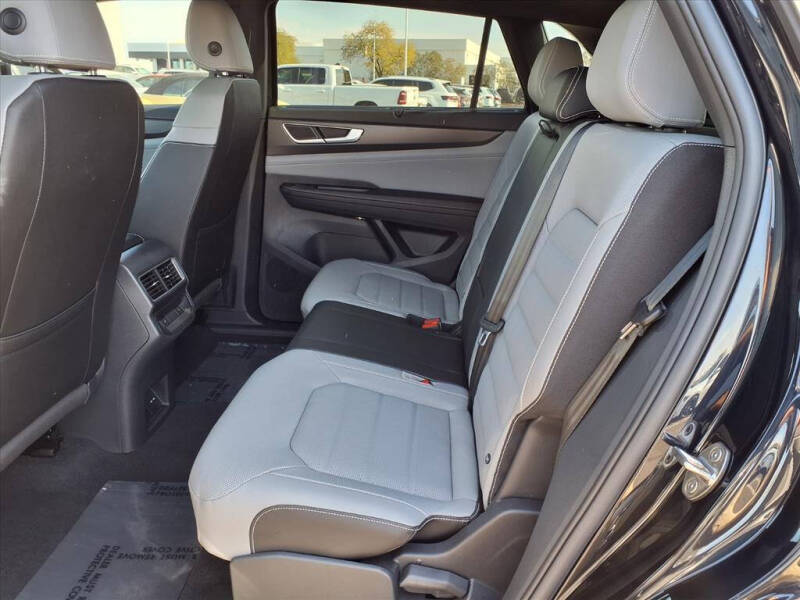 2026 Volkswagen Atlas Cross Sport SEL R-Line Black 4Motion