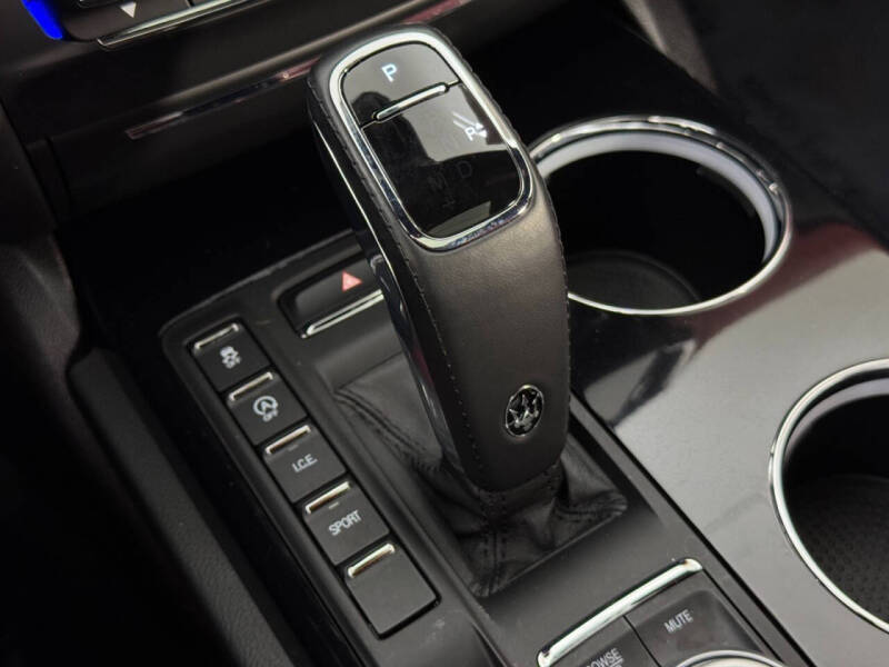 2023 Maserati Ghibli Modena Q4