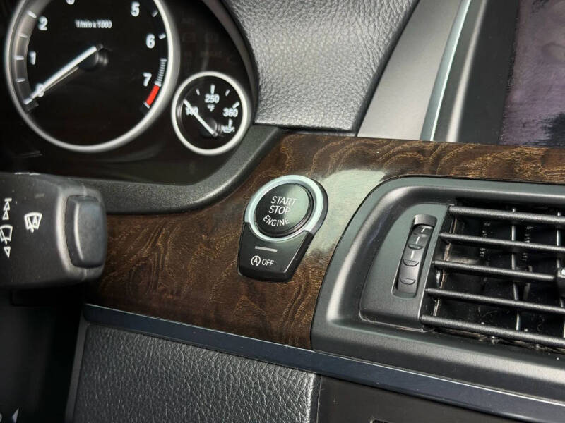 2016 BMW 5 Series 528i