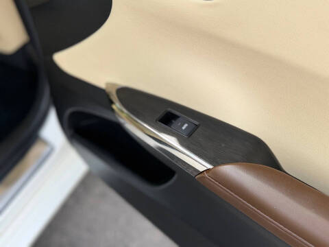 2014 Toyota Avalon XLE