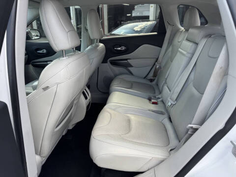 2019 Jeep Cherokee Overland