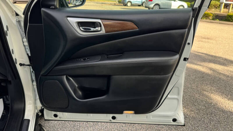 2018 Nissan Pathfinder Platinum