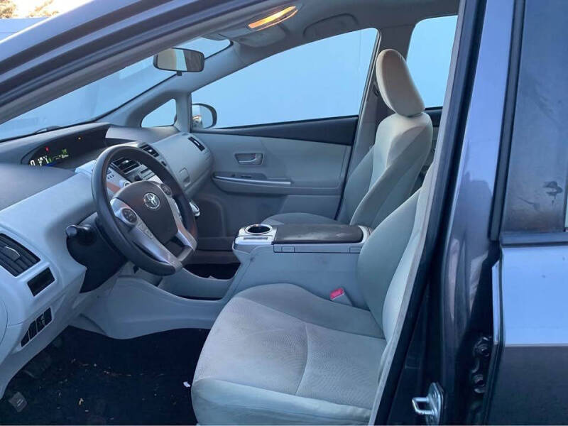 2013 Toyota Prius v Three