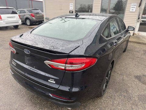 2020 Ford Fusion SE