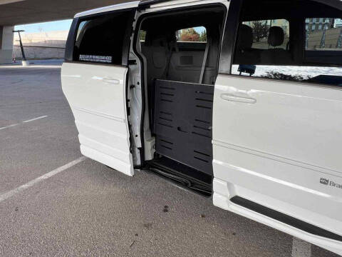 2012 Dodge Grand Caravan Crew