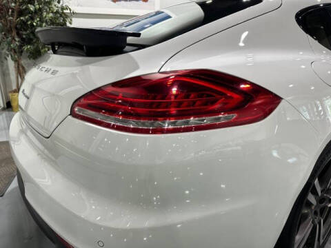 2016 Porsche Panamera