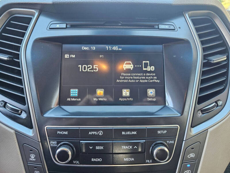 2018 Hyundai Santa Fe SE