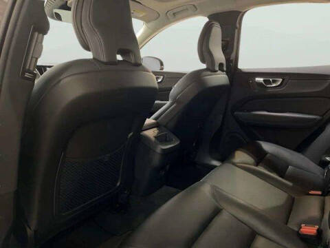 2025 Volvo XC60 B5 Core Dark Theme