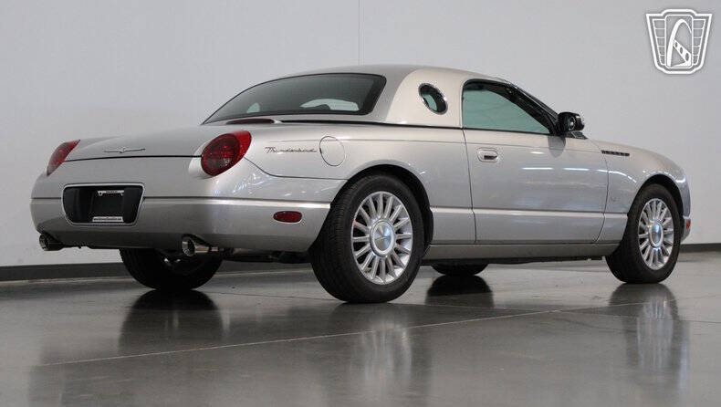 2004 Ford Thunderbird Deluxe