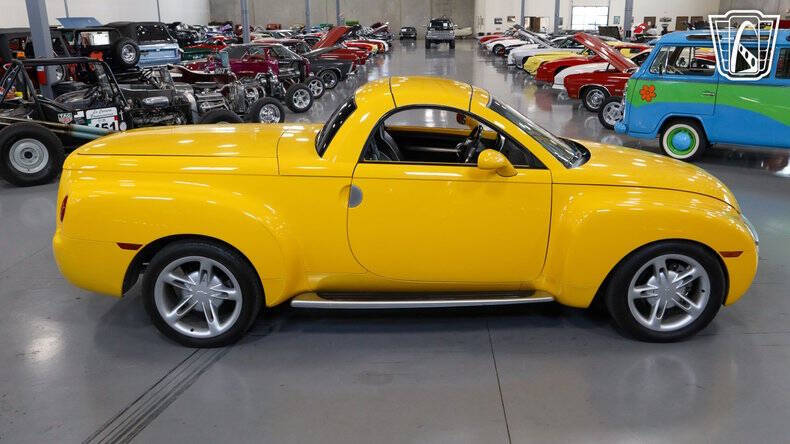 2004 Chevrolet SSR LS