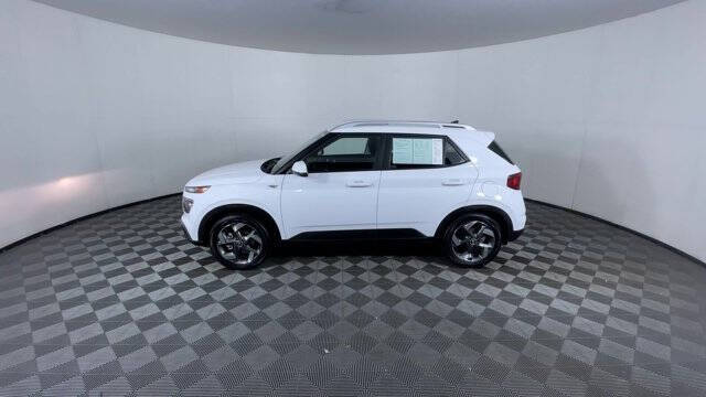 2022 Hyundai Venue SEL