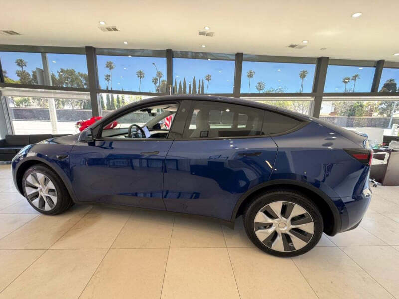 2024 Tesla Model Y Long Range