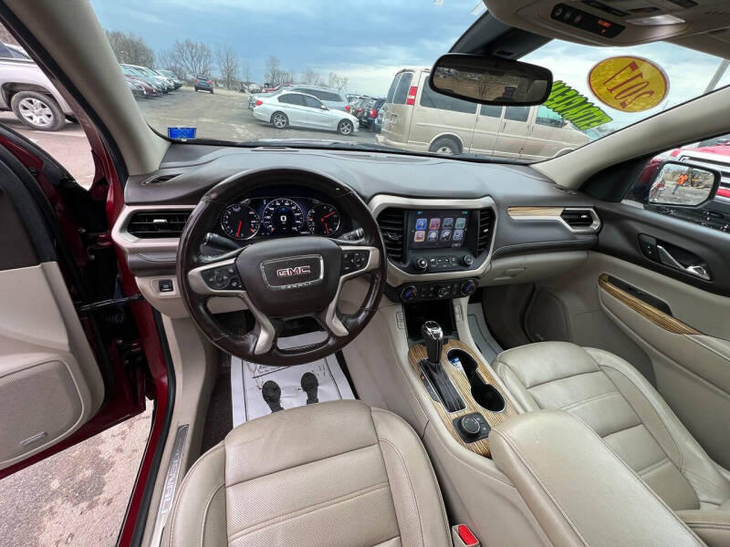2017 GMC Acadia Denali