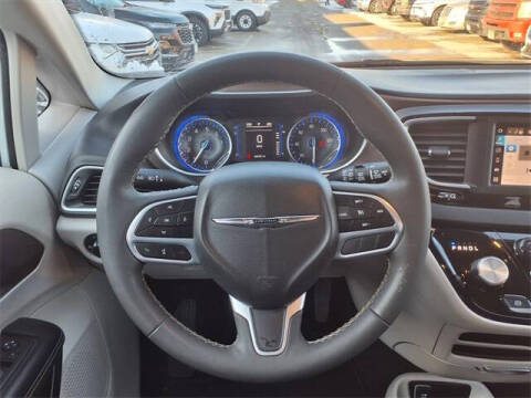 2024 Chrysler Voyager LX