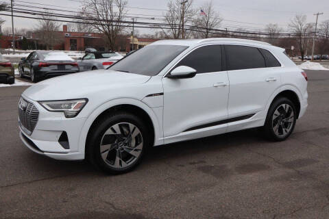 2021 Audi e-tron quattro Premium