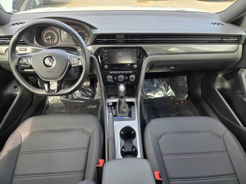 2021 Volkswagen Passat R-Line